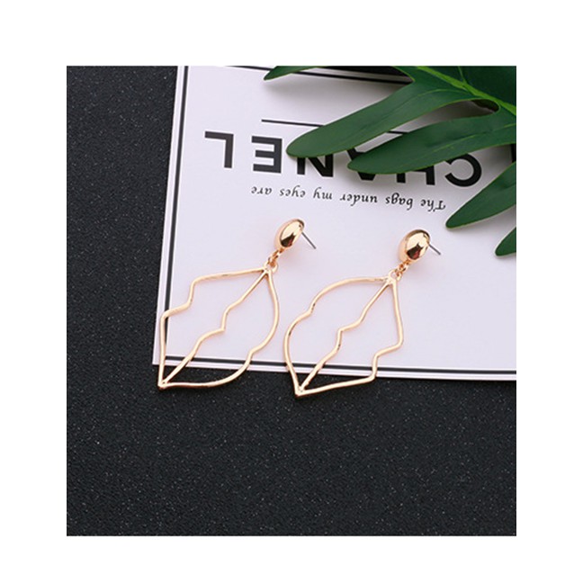 LRC Anting Tusuk Fashion Gold Lip Geometry Pierced Earrings F49592