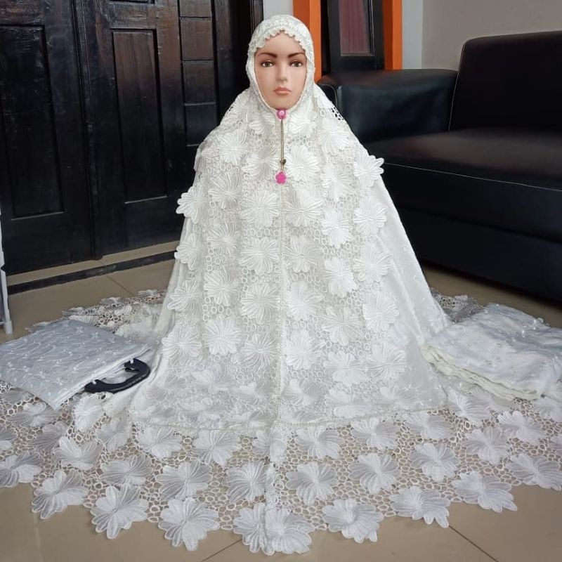 QANITA MUKENA PRADA BORDIR MUKENAH DEWASA PUTIH SUTRA PARIS mahar hantaran maskawin SESERAHAN Swarov