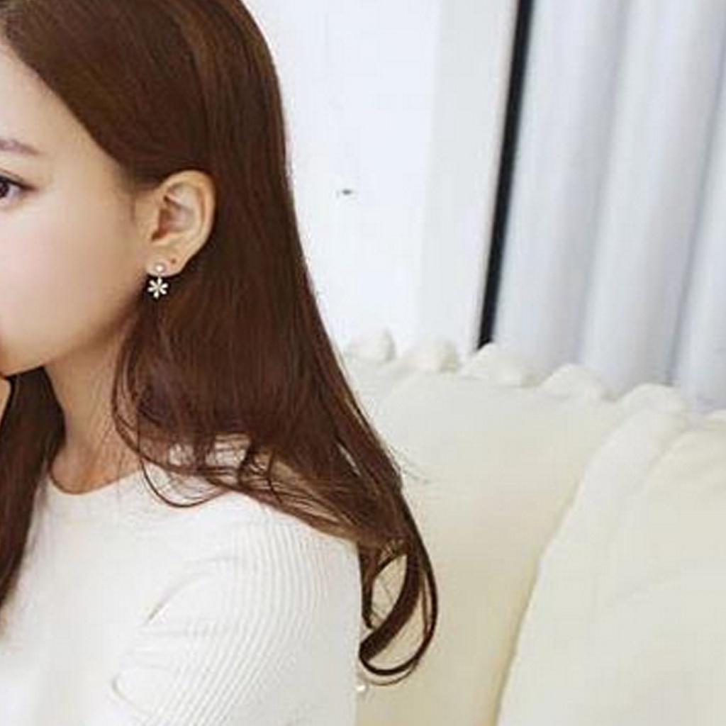 Hu Hu Hu Hu Hu Alat Bantu Pasang Kacamata♡ Anting Stud Bentuk Bunga Lima Daun Aksen Mutiara Berlian Imitasi Untuk Wanita