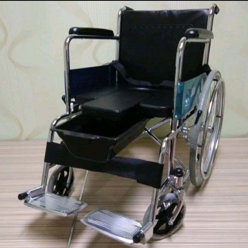 KURSI RODA 2 IN 1 KURSI RODA TOILET KURSI RODA MEDIS KURSI RODA DI PAKAI MANDI DAN BERAK