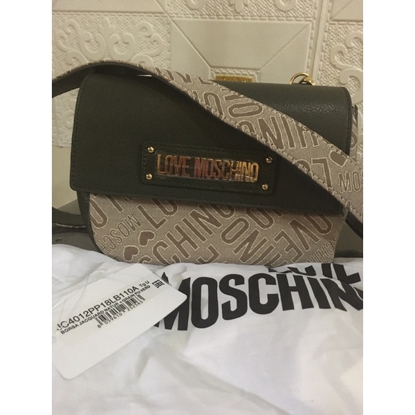 Love moschino Preloved