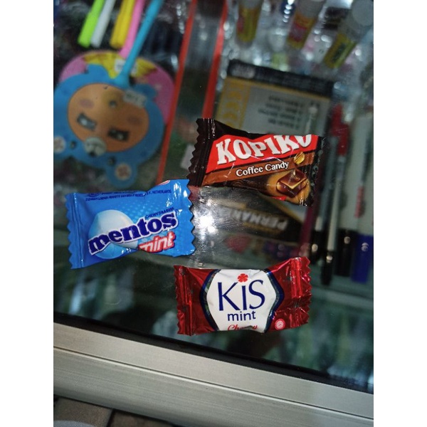 

Permen Kiss || Permen Mentos || Permen Kopiko