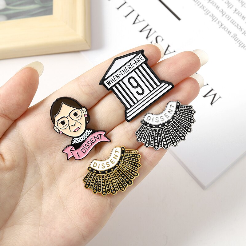 Bros Pin Enamel Desain I Dissent RBG Ruth Bader Ginsburg Warna Hitam Untuk Wanita