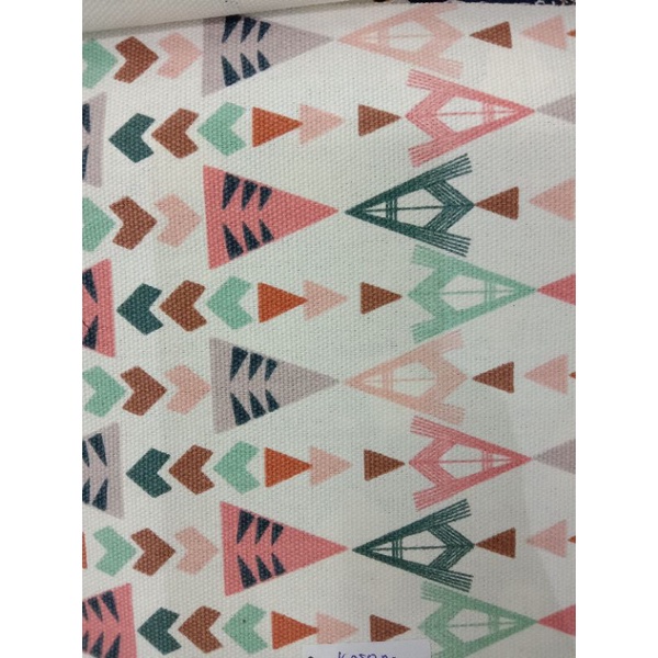 Kain Kanvas Motif Layang-Layang Pastel