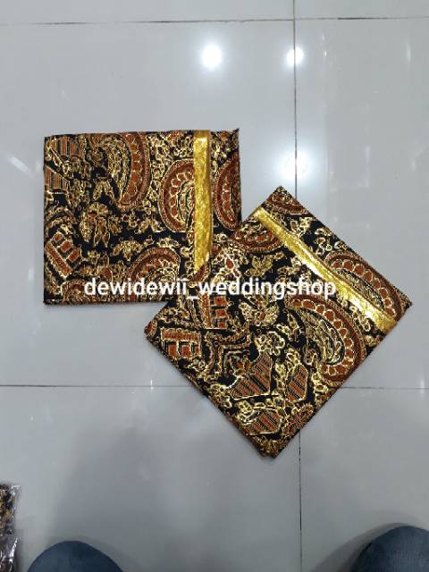 Sepasang Jarik Prodo + Blangkon Pengantin, Motif Semen Romo