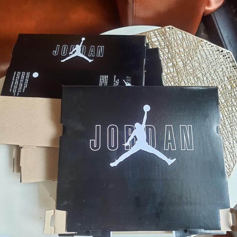 

DKGBR9554 Paper Bag dan Box Sepatu Air Jordan Paperbag Tas Nike Gift Wrapping Kotak Kado