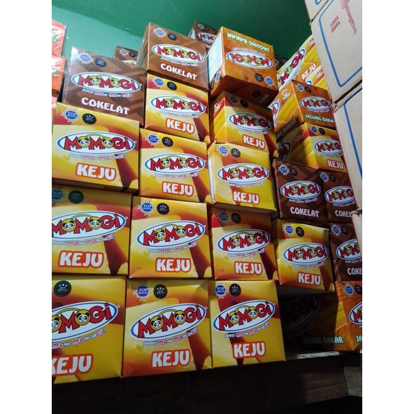 momogi stik isi 10 pcs/box lbh besar