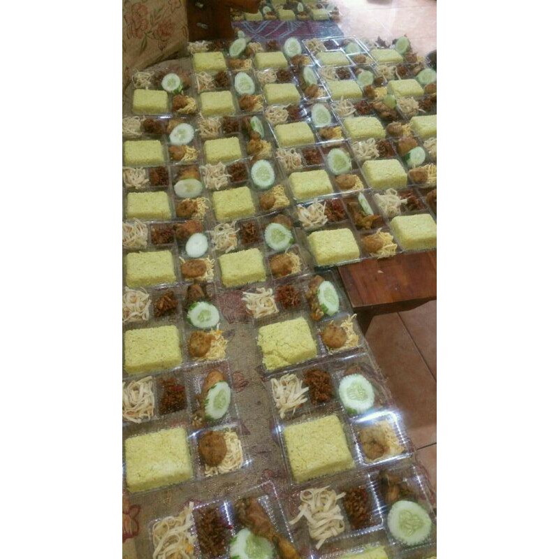 

nasi kuning MBAH ATUN