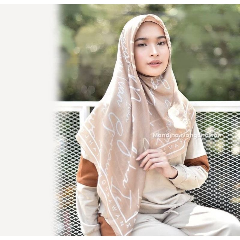 PRELOVED HIJAB IVAN GUNAWAN ORIGINAL