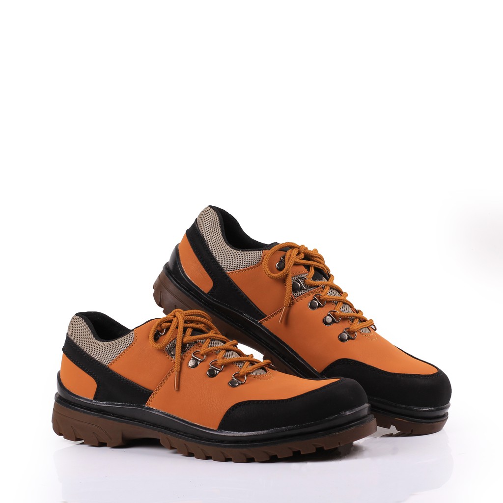 Sepatu Blucrat Derix