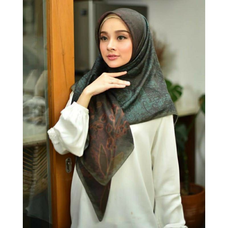 Mandjha Ivan Gunawan - Lily Flower Olive Scarf