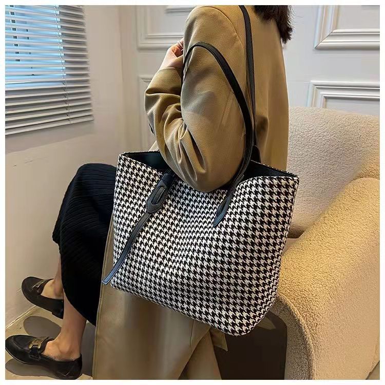 201664 Tas Tote Wanita Import Totebag Cewek Impor Shoulder Bag Cewe (1 KG MUAT 2) GT1917 LT2019 JTF01343 CR7732 EL5737 BQ3364