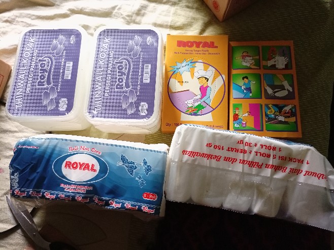 Tissue Toilet Roll Non Core Royal Isi 5 Roll / Tissue Kebersihan