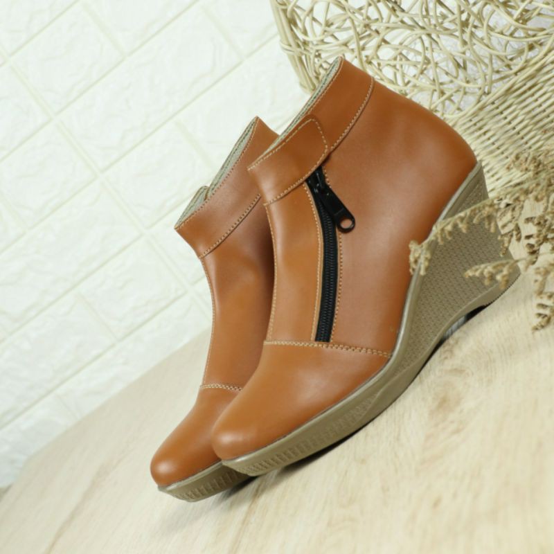 Sepatu Kerja Wanita Boots Wedges Afifah by zetnikshoes Original