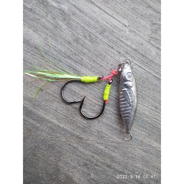metal jig 10 gram atau micro jig 10 gram + assist hook doble