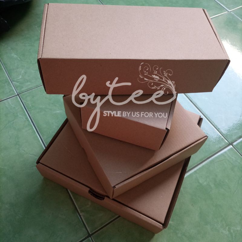 

Box Hampers / Box Kado