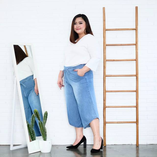 Celana Kulot 7/8 Jumbo Melisya / Kulot Jeans Pendek Jumbo  / Celana Pendek Jumbo /Celana Kulot Murah