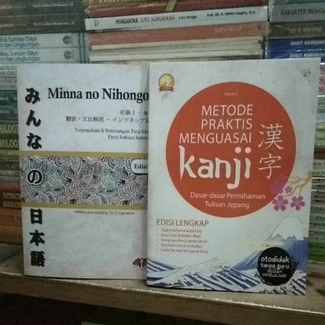 Dua buku metode praktis menguasai kanji dan buku minna no nihongo