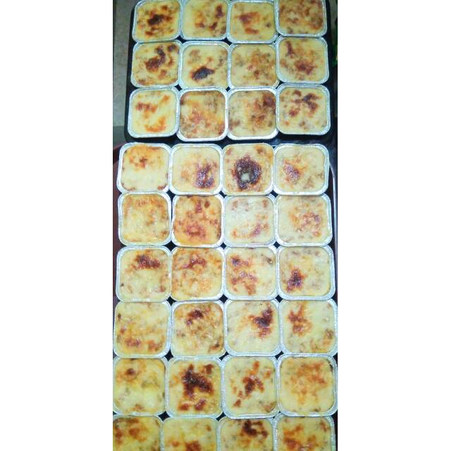 

Lasagna beef varian mini snack box, size 7.5 x 7.5 cm
