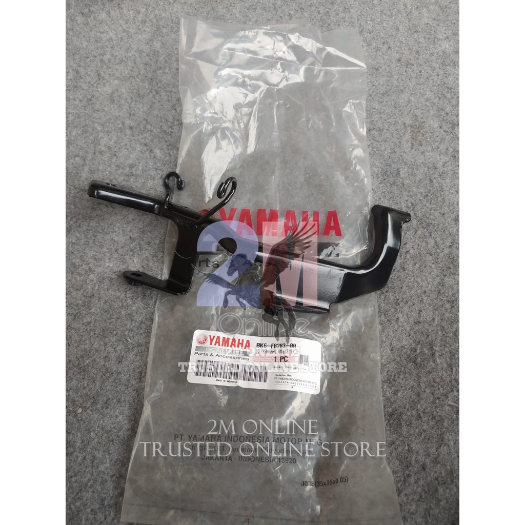Mdr BRACKET POUCH FAIRING BAWAH KANAN R15 VVA V3 ORI YGP BK6-F8283-00