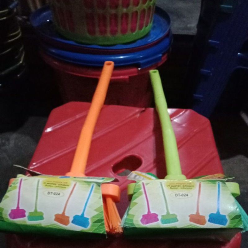 Sikat lantai WC ,kamar mandi plastik