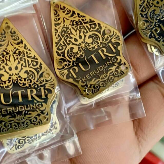 

Label plat hijab logam