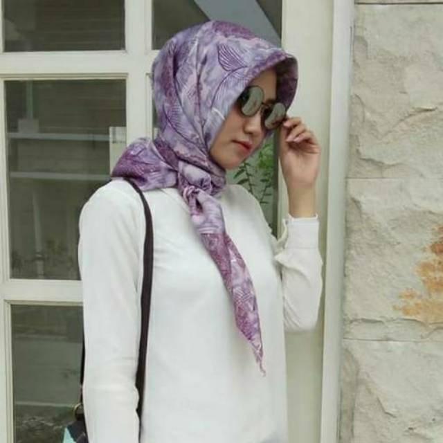 Hijab Segi Empat Ornament