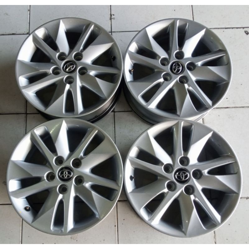 velg Mobil Second OEM Copotan Toyota Innova Reborn Ring 16x6 Baut 5x114,3 silver Buat Grand max Luxi