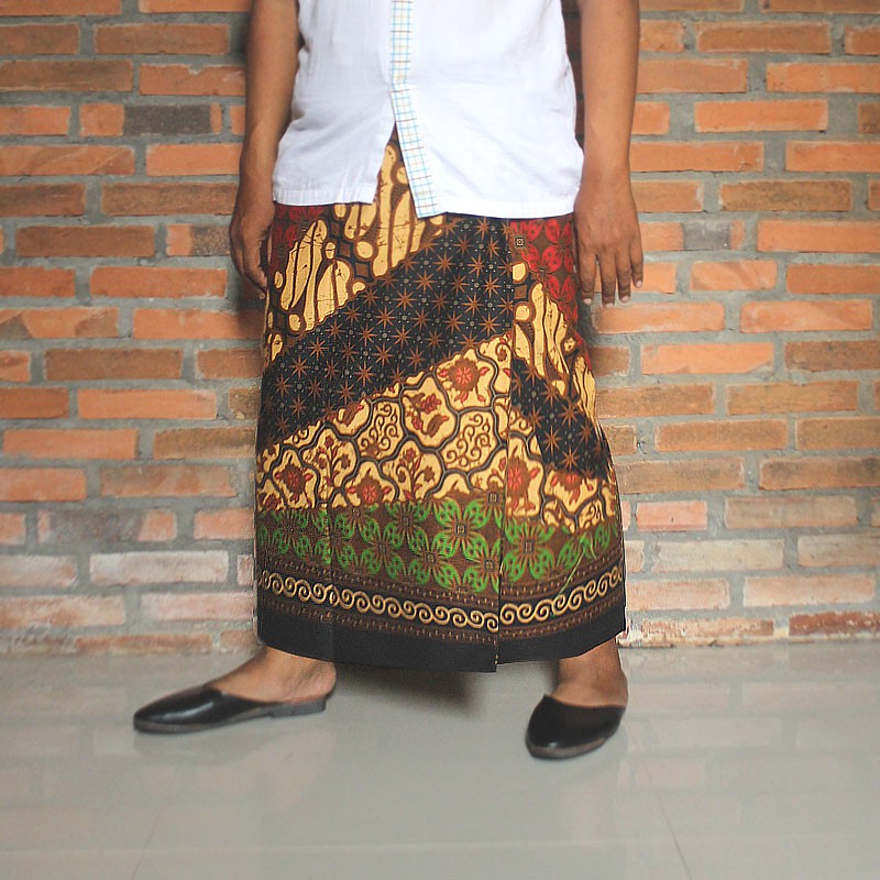 Sarung Batik Motif Parang Merah Etnik Dan Unik