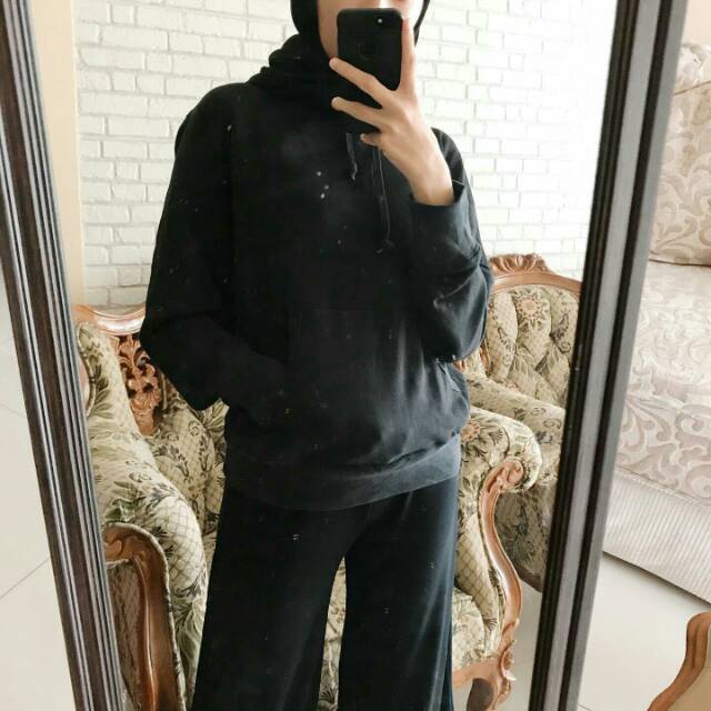Hoodie Uniqlo Hitam (UNISEX)