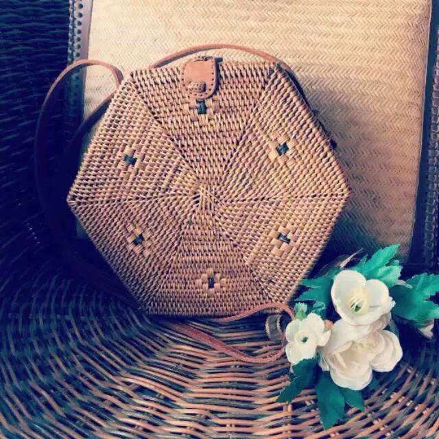 Tas rotan ate segi 6 / rattan bag