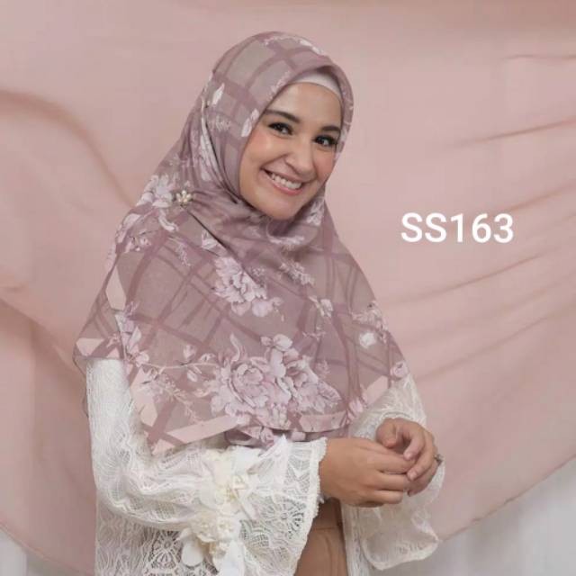 Shireen Sungkar Socialscarf Season 4 SS 163 Hijab Voal Segiempat