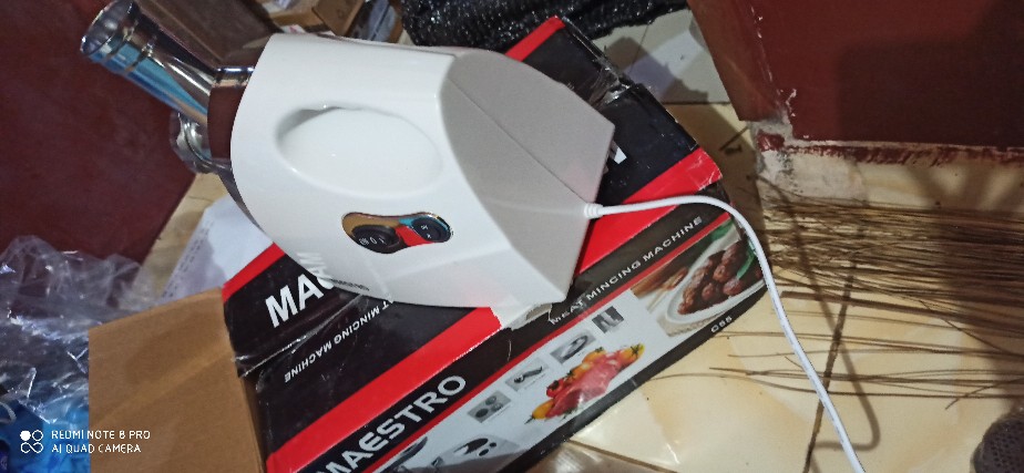 Meat Grinder Maestro Atau Mesin Penggiling Daging 302 / Gilingan Daging Elektrik