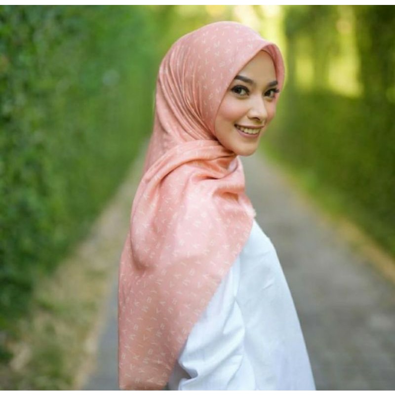 Bergo Rafflesia Meiri Hijab Segiempat Liberty Alphabet Pina Scarf by Wearing Klamby