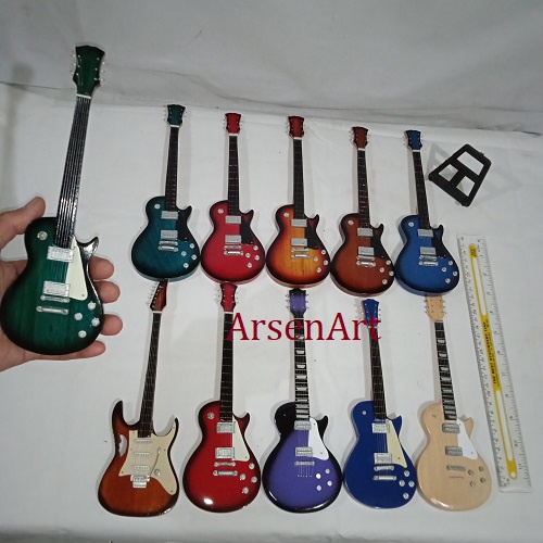 Miniatur Gitar Elektrik Model Lespaul/Ibanez Bahan Kayu Free Dudukan/Stand Holder Tinggi Gitar 25 cm Warna Bisa Pilih