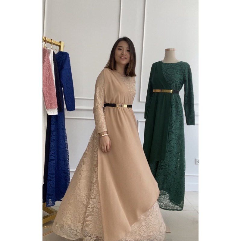 Vanesha Margaretta  - 8175 /Dress Pesta Brukat Dapat Belt Besi Emas