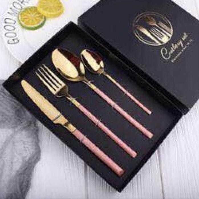 CUTLERY SET ALAT MAKAN KOMPLIT LENGKAP MEWAH GOLD STEAK SENDOK GARPU