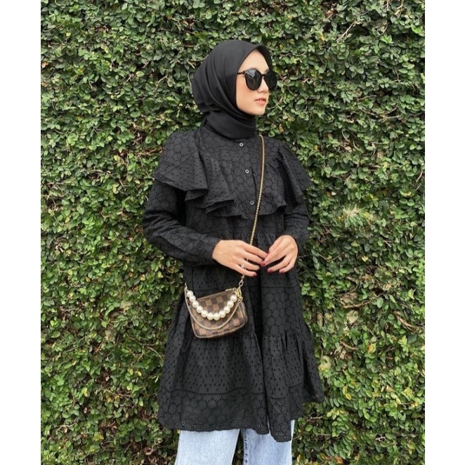 Esme blouse vanilla hijab black