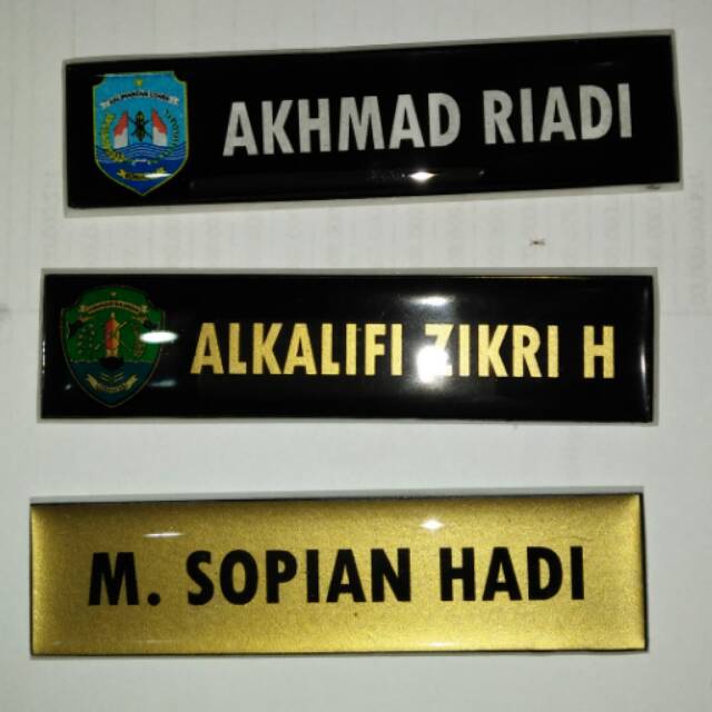 

nama dada / papan nama / name tag