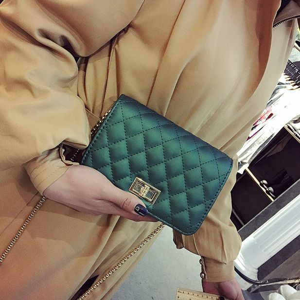 PROMO NATAL SQT83572 TAS IMPOR TAS SELEMPANG MINI (SEKILO MUAT 2) CHANEL DOFF TAS BRANDED TASBATAM