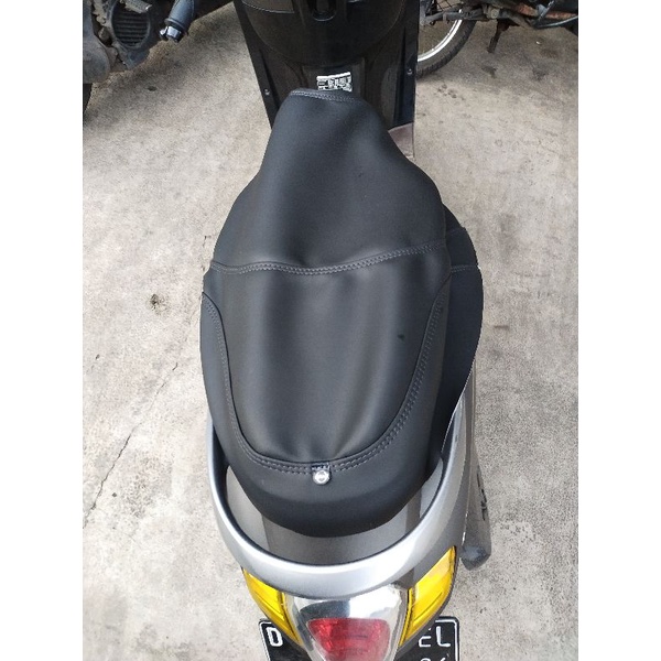 sarung cover kulit jok motor scoopy 2019 scoopy 2020