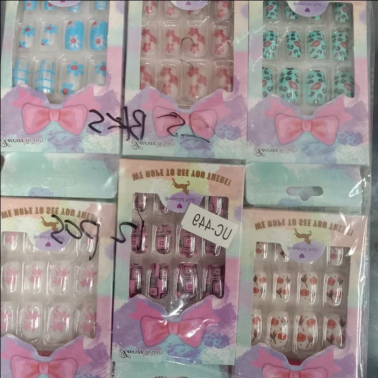 KUKU PALSU MOTIF UNIK LUCU