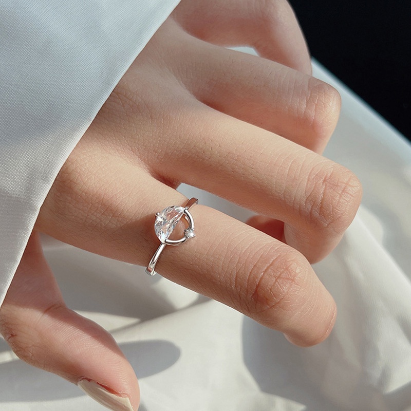 Cincin Wanita Bahan Titanium Steel S925 Hias Kristal Berlian Gaya Korea Untuk Pernikahan