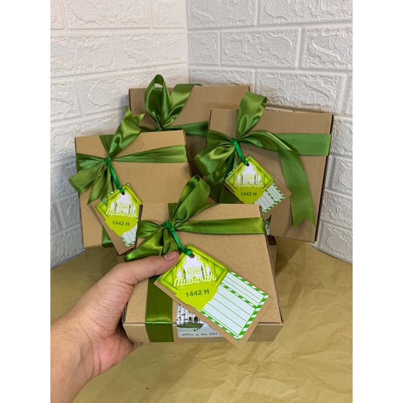 

Eid Mubarak | Lebaran | Idul Fitri | Hari Raya | Box | Kotak Kado | Parcel | Hamper | Hadiah | Gift