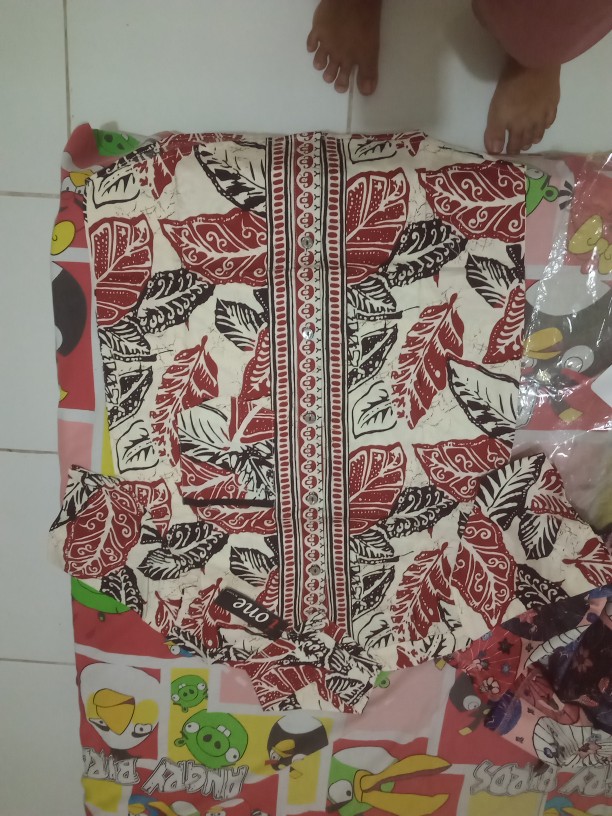 Kemeja 113 Vd# Kemeja Batik Pria Warna Merah Motif Daun Bahan Katun Stretchy