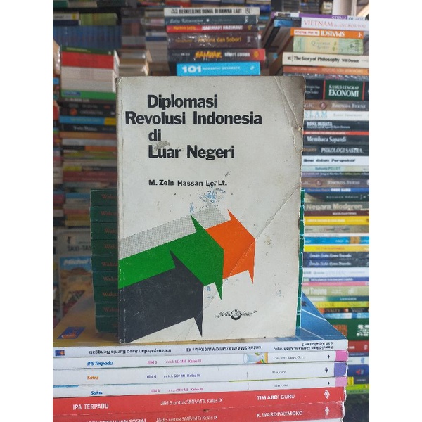Buku Original : Diplomasi Revolusi Indonesia di Luar Negeri - M.Zein Hassan LC.Lt