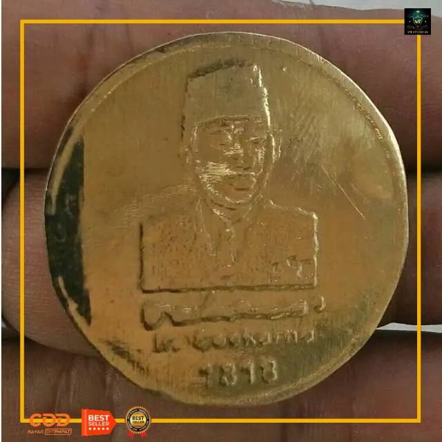 Uang Koin Emas Gambar Soekarno dan Gambar Garuda bahan Kuningan