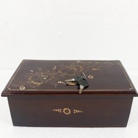 Box Kotak  Amal dari Kayu Jati ukir cukit