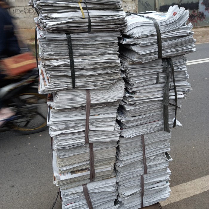 

kertas- koran bekas kiloan -kertas.