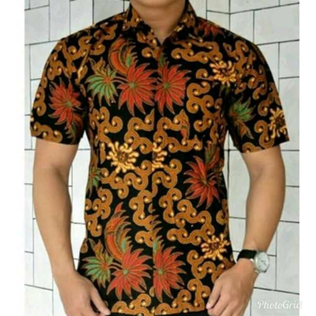 Kemeja batik lengan pendek